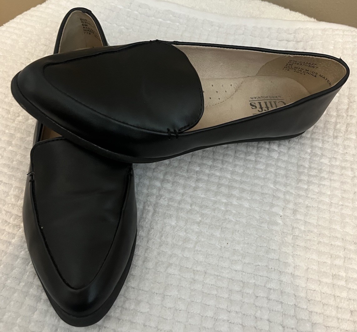 Cliffs by White Mountain Women’s Black Slip-On Comfort Loafers 6 M