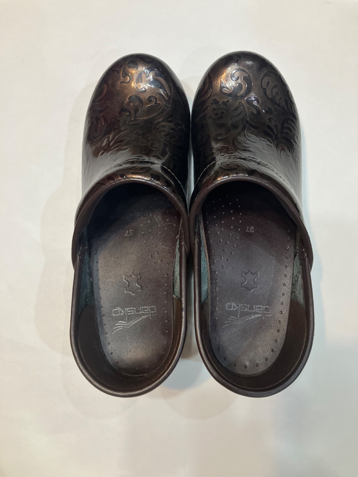 DANSKO comfort clogs preowned in good condition, has a lot of use left