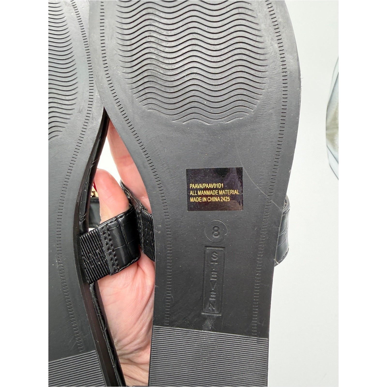 Steven New York Pava Sandals Black Croc Embossed Thong Gold NWOB – US 8