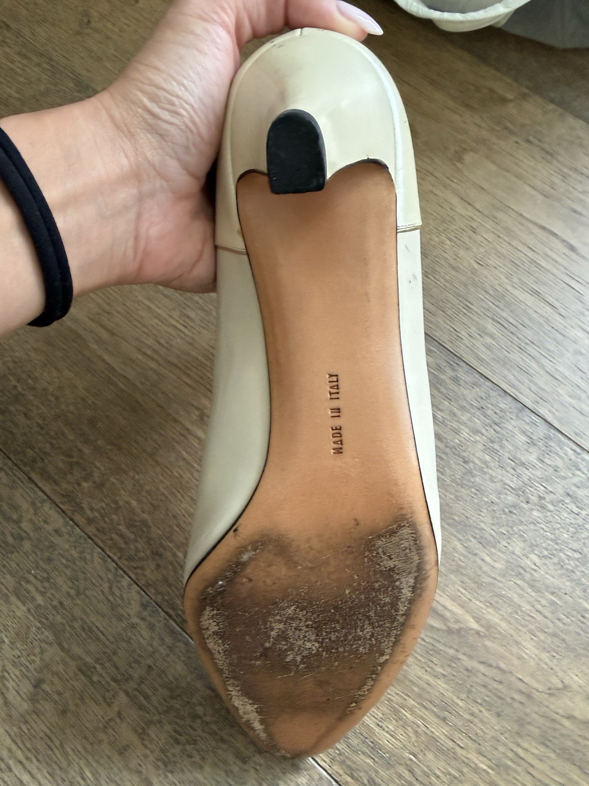 Salvatore Ferragamo vintage Leather Block Heel Pumps 8.5B. Made from calfskin.