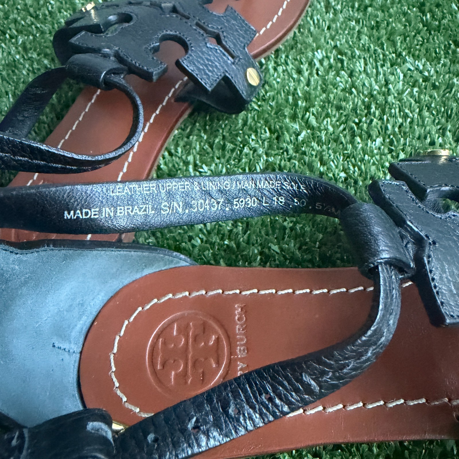 Tory Burch Phoebe Black Leather Logo Medallion Boho Summer Flat Sandals Sz 5.5M