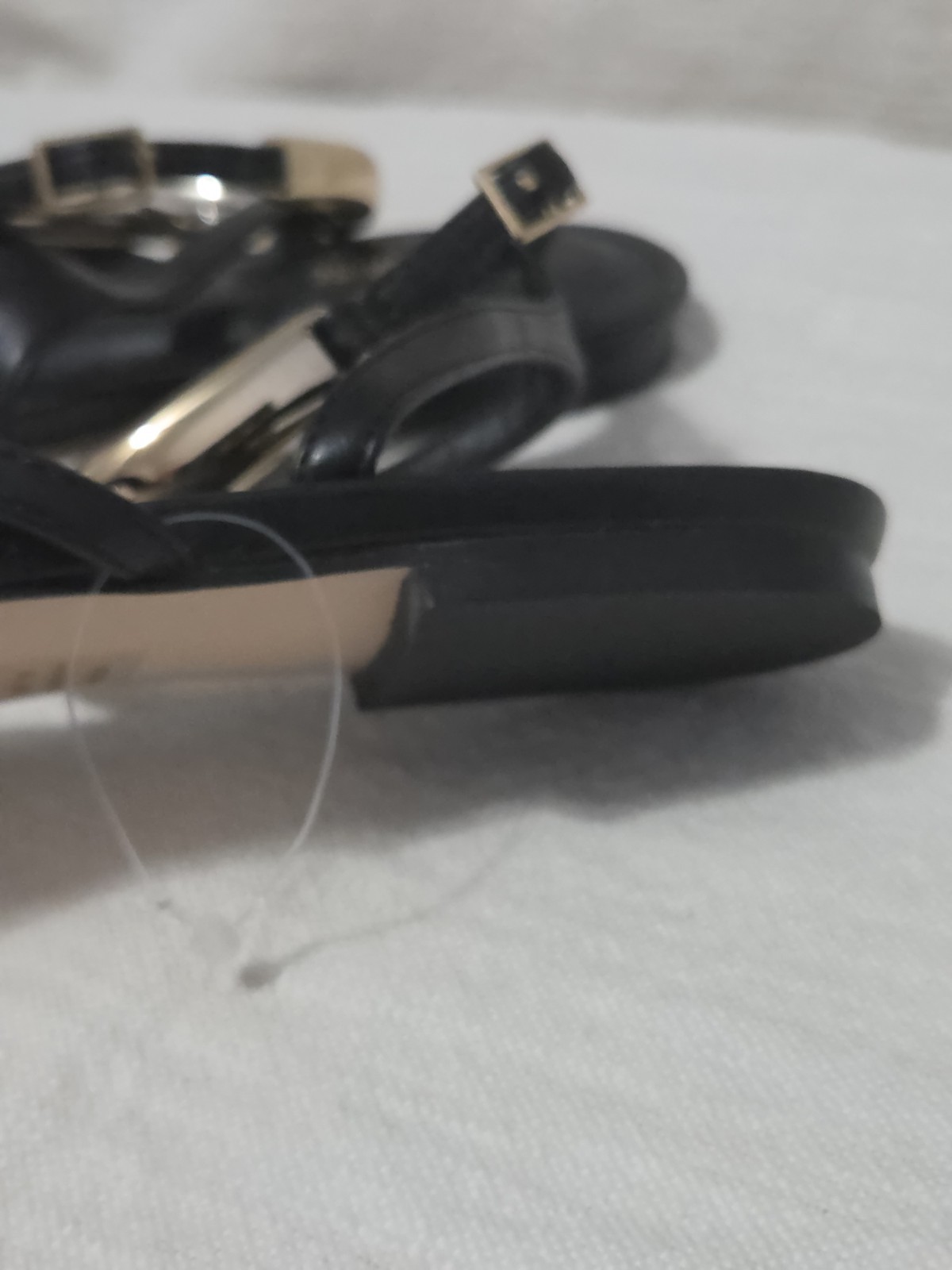 NWOT Cushionaire Secret Flat Sandals Black Gold Ankle Cuff Toe Ring, Size 9