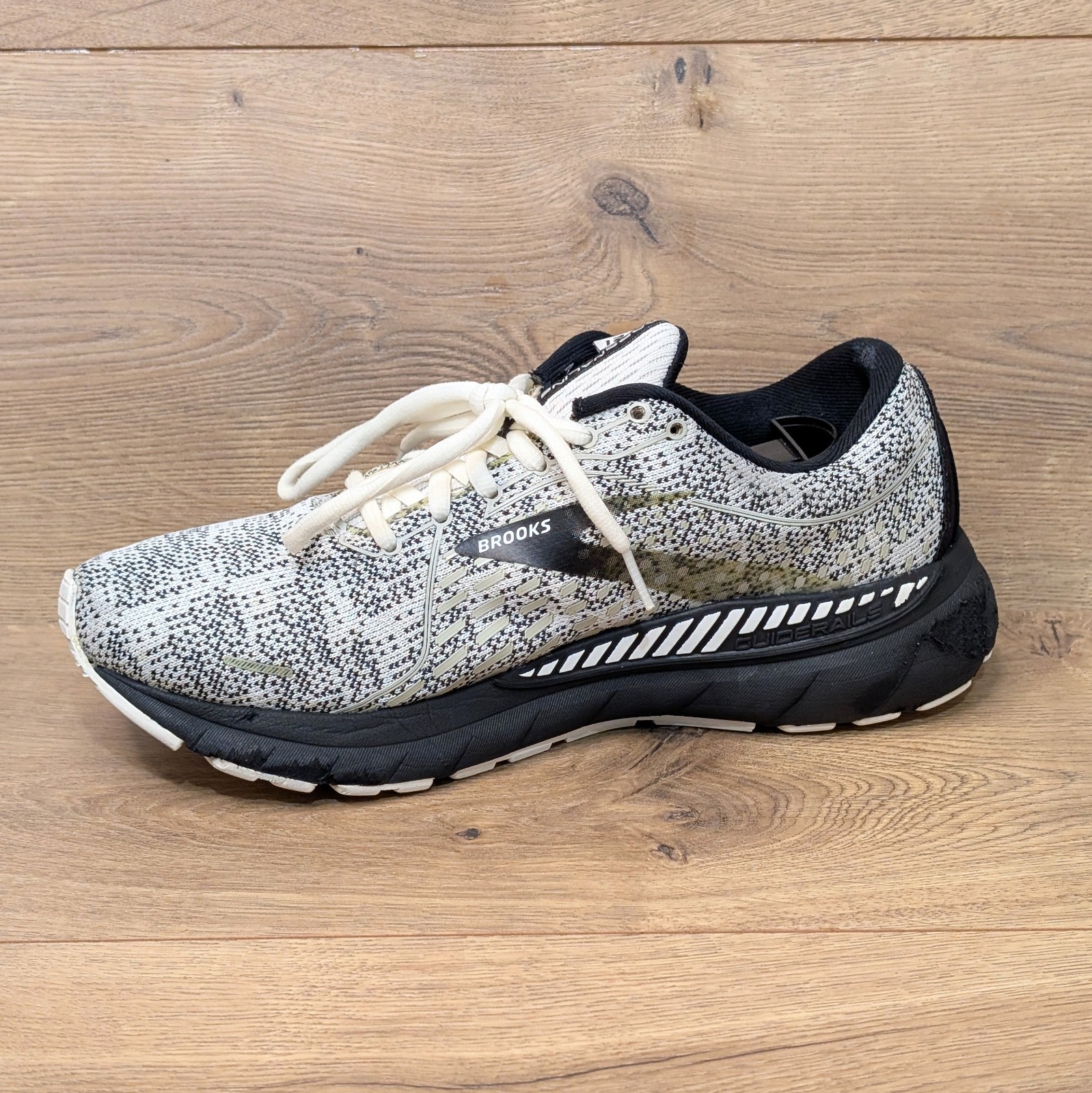 Brooks Adrenaline 21 Black Gray Running Shoes 1203291B135 Womens Size 9.5 B