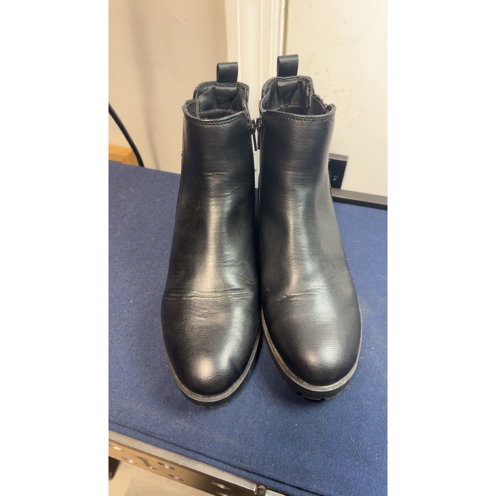 Time & Tru | Black Chelsea Ankle Boots Faux Leather Side Zip Lug Sole | Size 8