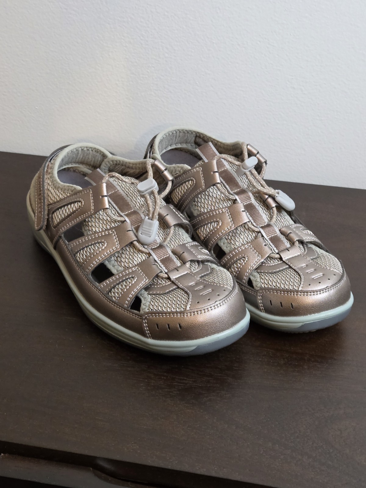 Orthofeet 997 Women’s Gray Strappy Sandals Adjustable Hook & Loop 8.5 D