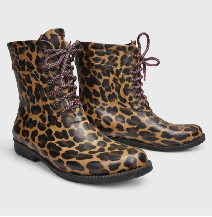 Woman’s 8. Never worn. J Crew Leopard Rain boots
