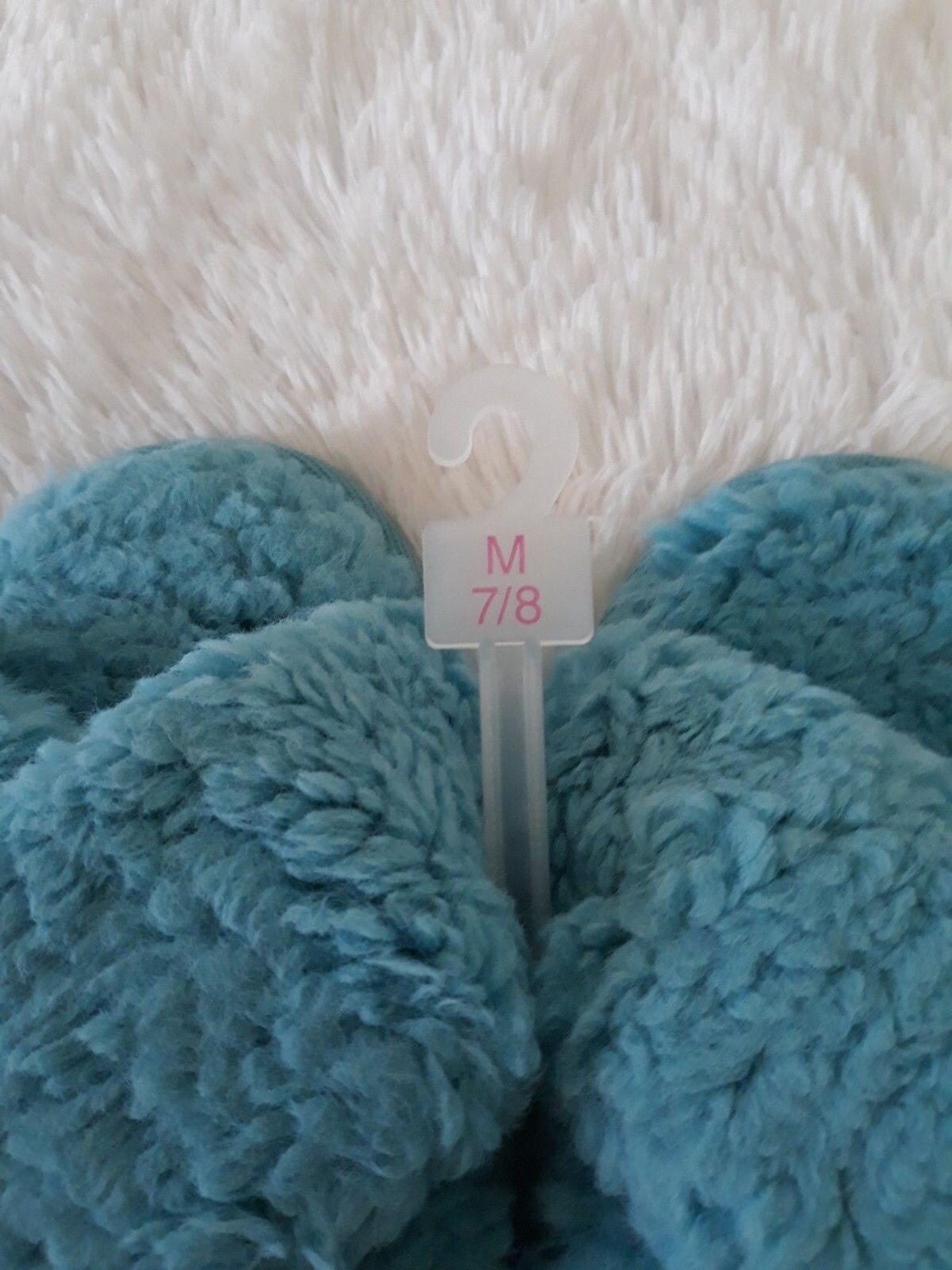 STARS ABOVE Women’s Fuzzy Cross Front Slide Slippers (Size M / 7-8) – NEW!!!