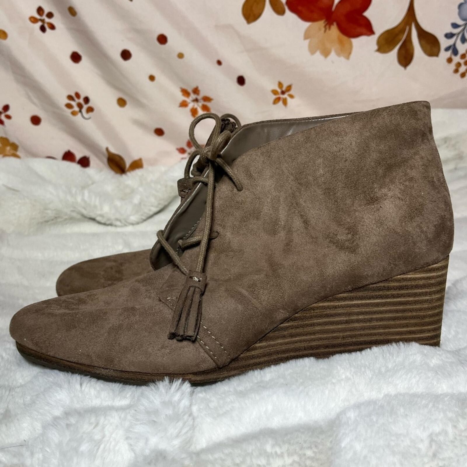 Dr. Scholl’s Womens 9.5 Dakota Mocha Brown Faux Suede Tassel Wedge Ankle Booties
