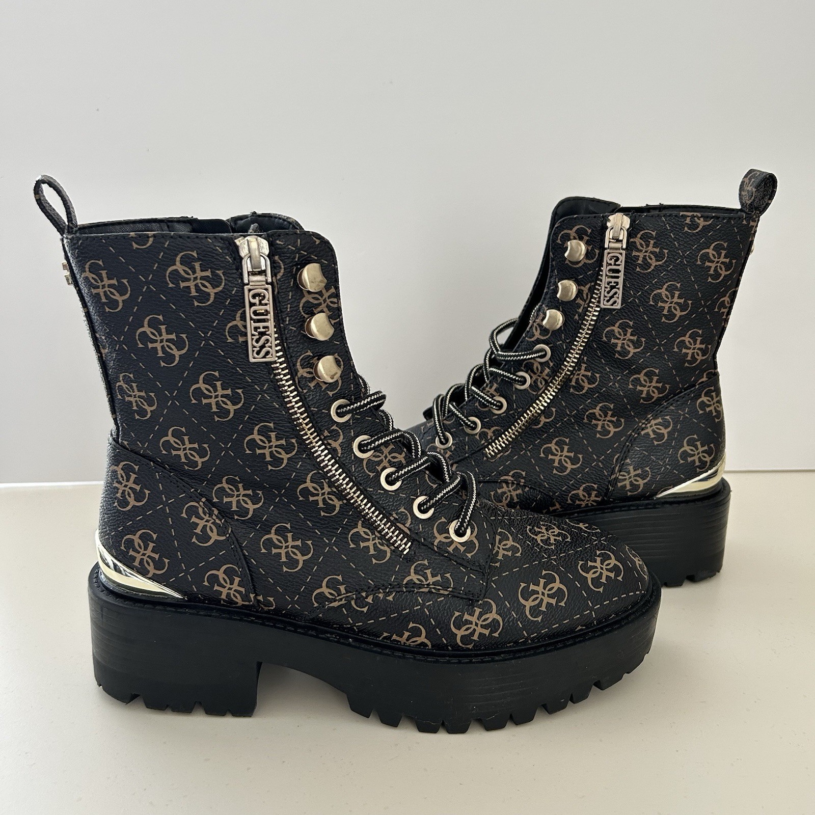 GUESS Womens Boots Size 6.5 Brown Logo Zipper Lug Sole Fearne Round Toe Combat
