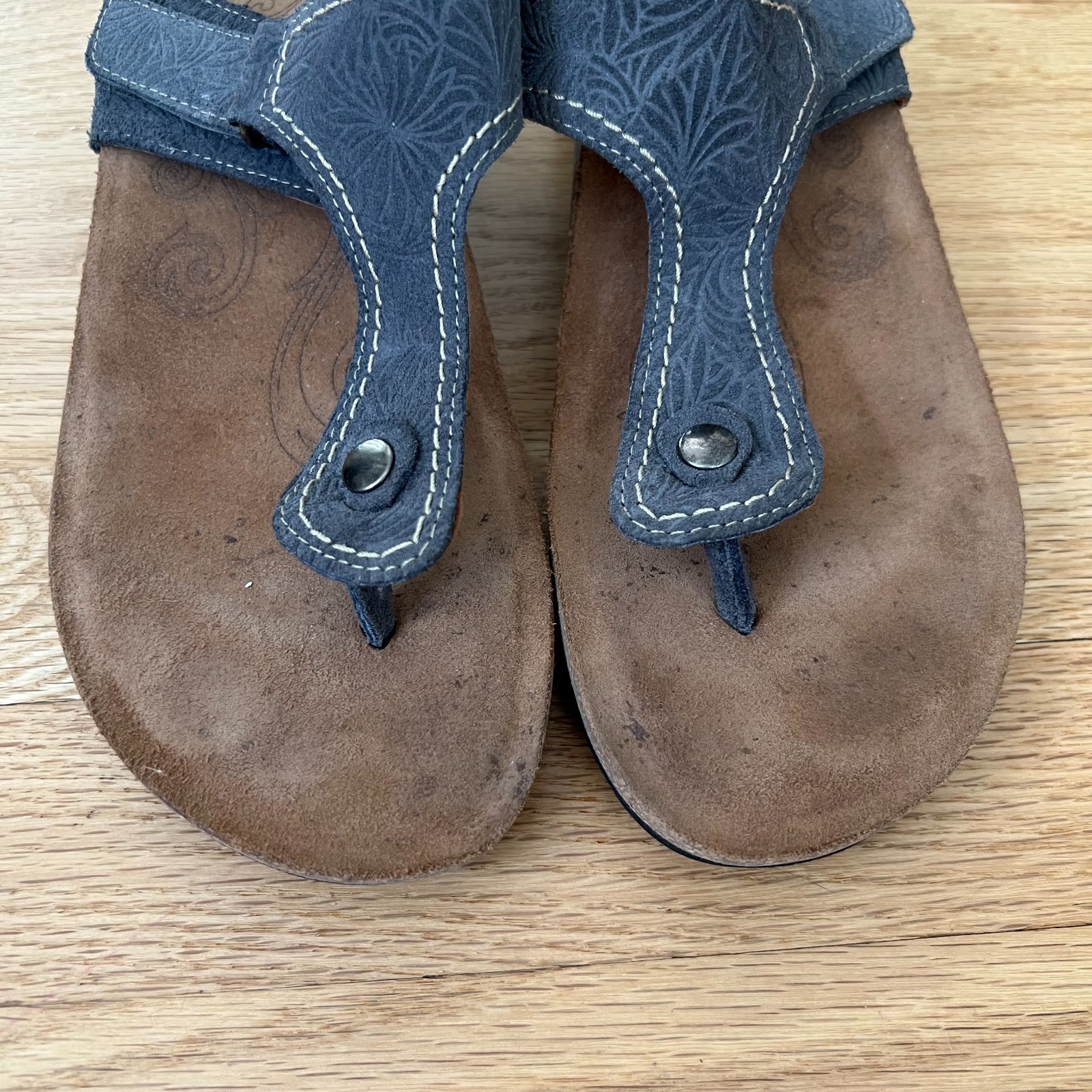 Taos Lucy Embossed Suede Leather Thong Sandals Blue Women Size EU 41 US 10-10.5