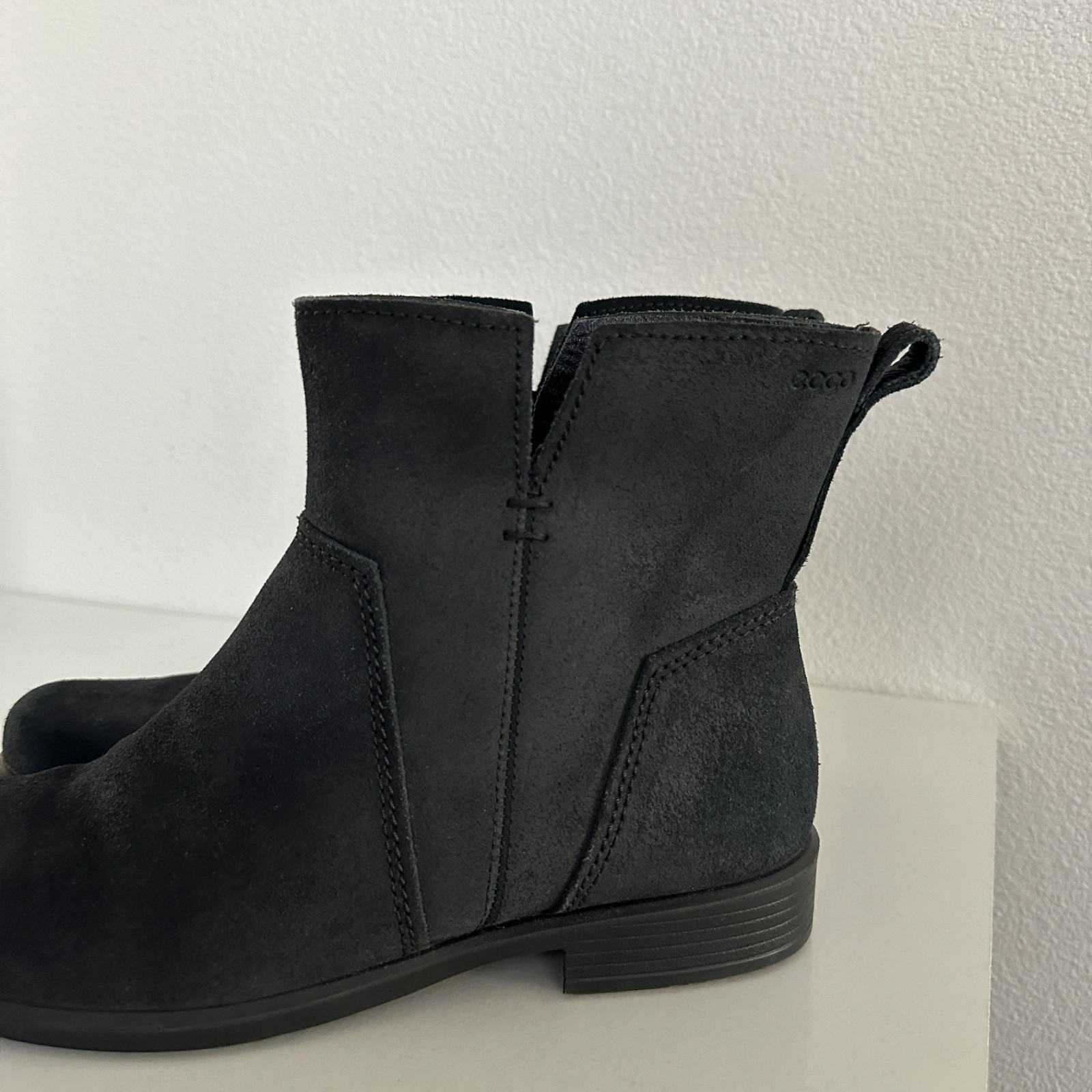 ECCO Touch 15 Black Leather Side Zip Ankle Boots Winter Women’s EU 40 US 9.5
