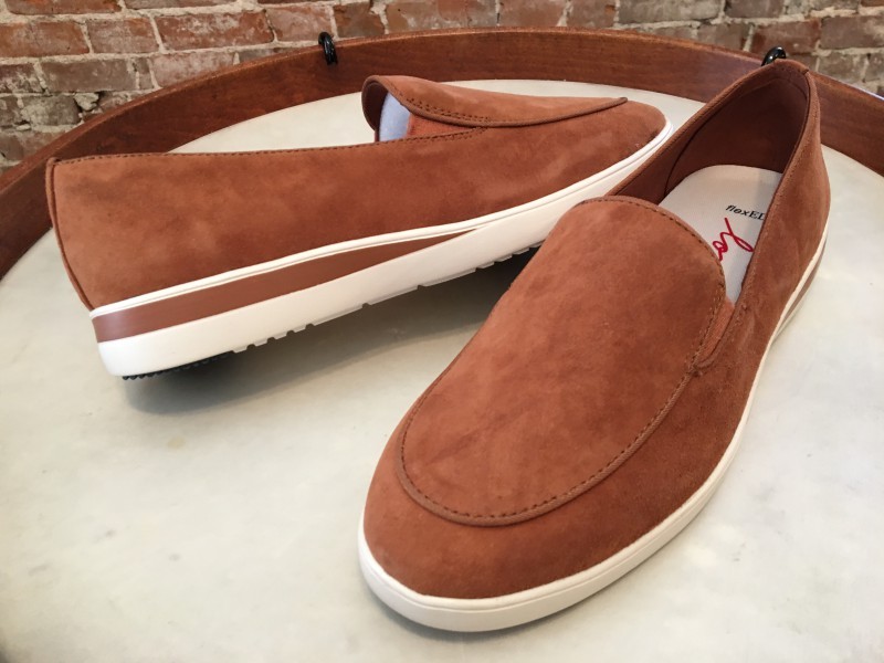 ED Ellen Degeneres Suede Slip On Shoes Women’s Antona Loafers Cognac 10W New