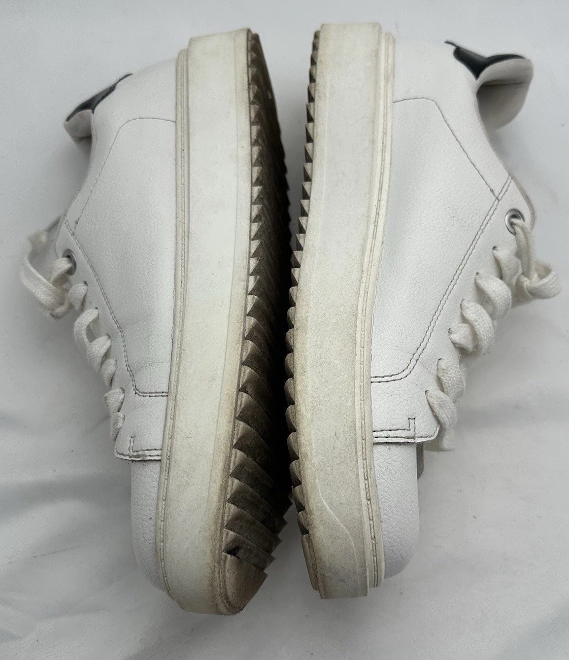 Steve Madden Womens Charlie White Fashion Sneakers 10 Medium (B,M) leather