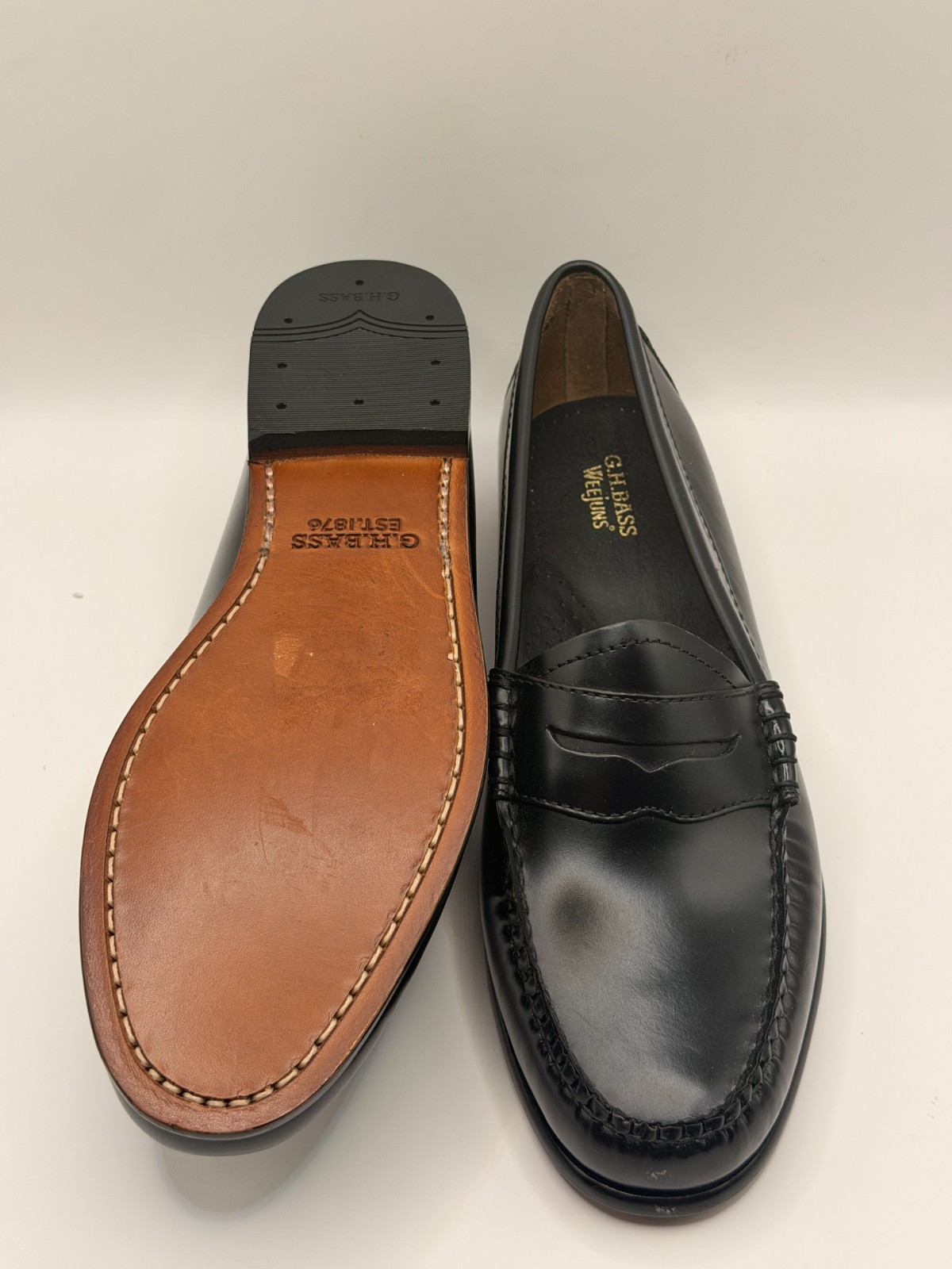 GH BASS Weejuns Womens Black Leather Penny Loafers Sz 10