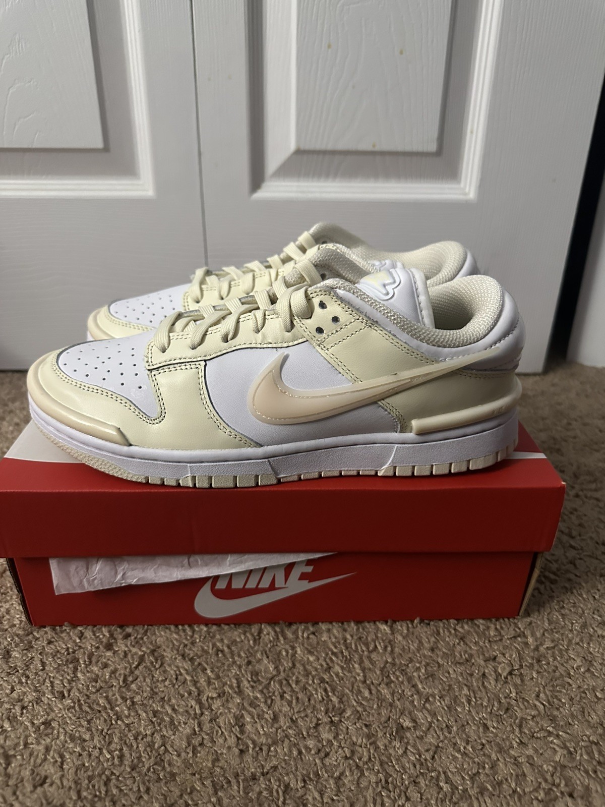 Women’s Nike Dunk Low Twist Coconut Milk Guava Ice DZ2794-104 sz 8.5