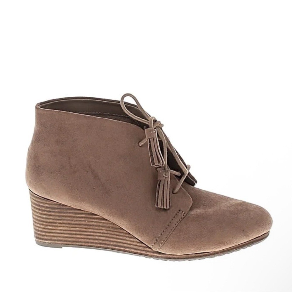 Dr. Scholl’s Dakota Wedge Bootie Stucco Microsuede Size 7 NIB