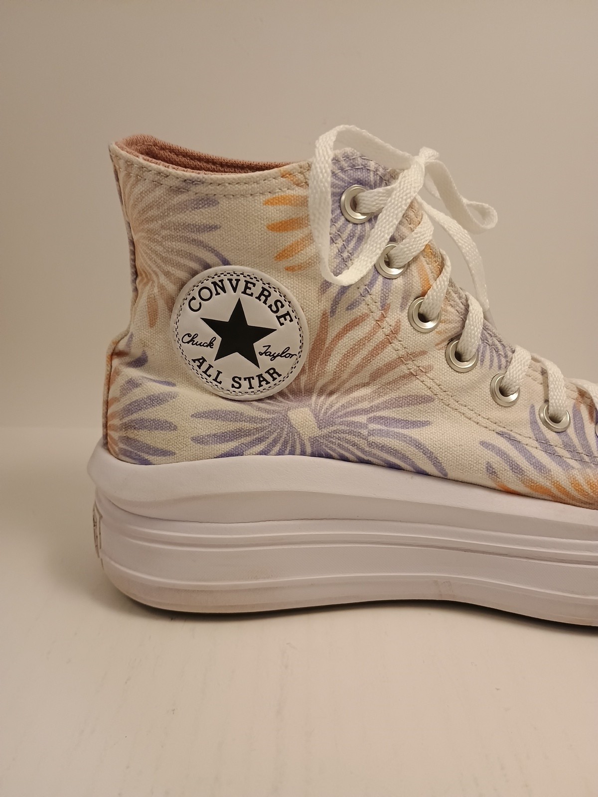 Converse Floral Palm Women’s Size 10 2.5in Platform High Top Sneakers