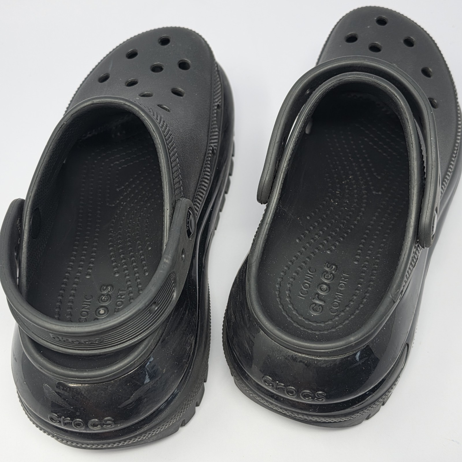 Crocs Mega Crush Clogs Womens 7 Black Classic Slip On Chunky Platform Sandals