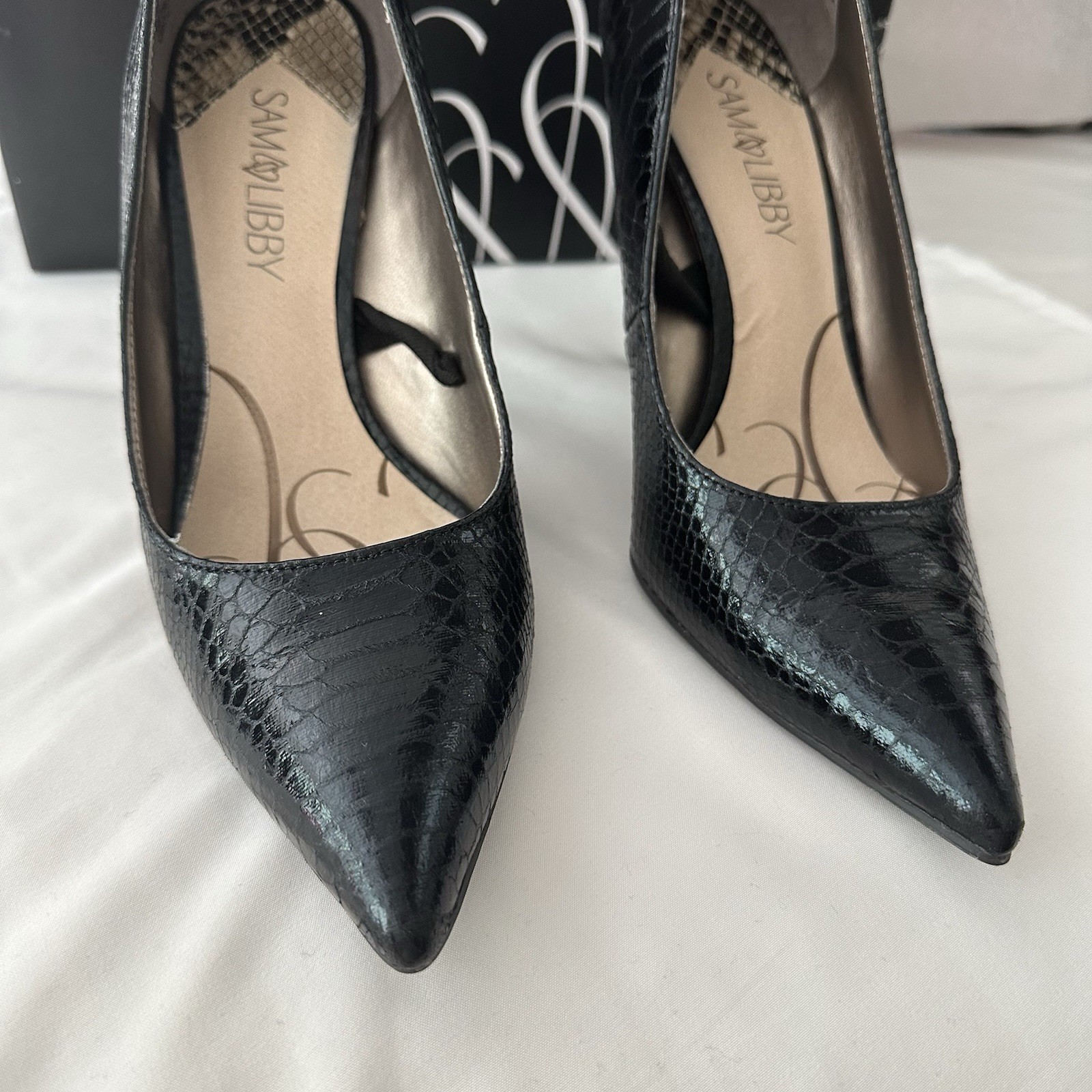Sam & Libby Dominique Pointy Toe Stiletto Size 8.5 Black Faux Snakeskin 4″ Heel