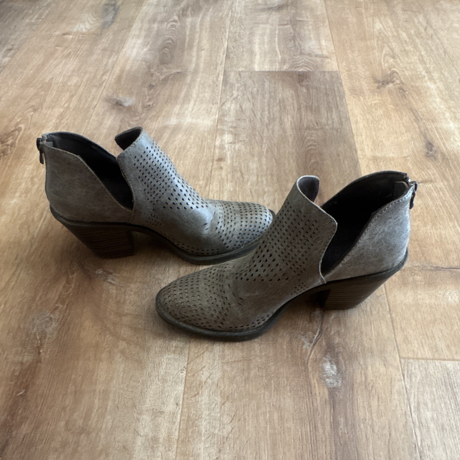 Blowfish Women’s Brown/Gray Perforated Ankle Bootie Faux Leather Zip, 9