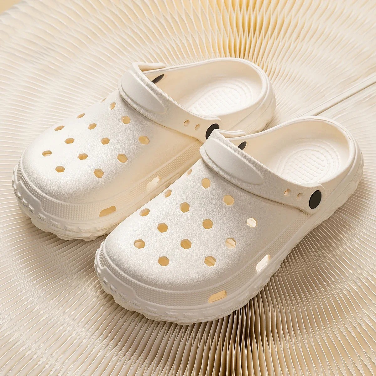 Crocs Classic Clog Black Unisex Men Women Shoes Slip On Water Friendly Sandals..