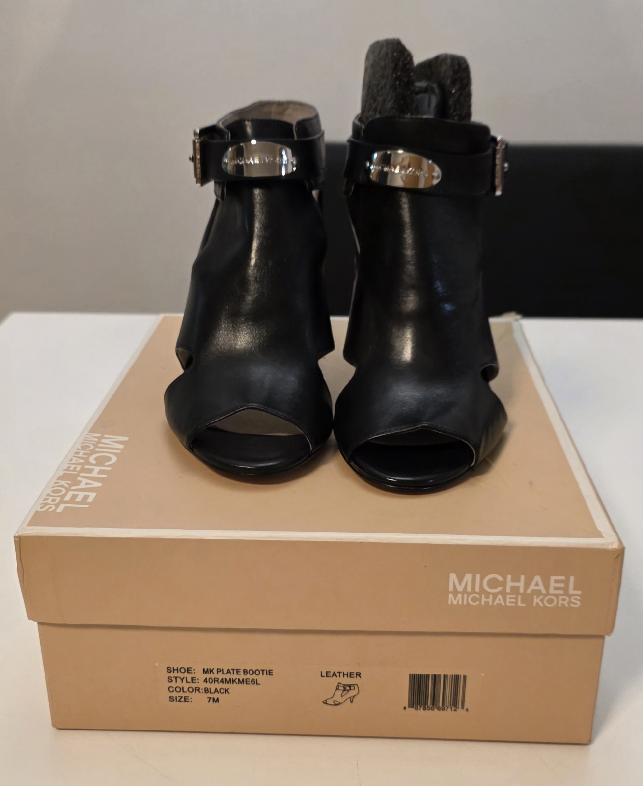 MICHAEL KORS BOOTS MK PLATE BLACK BOOTIES SIZE 7M