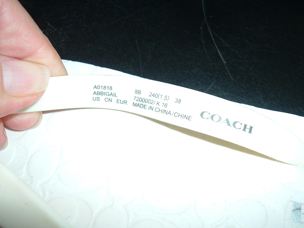 New Coach Abbigail Turnlock Logo Thong Flip Flops Sandals White Size 8