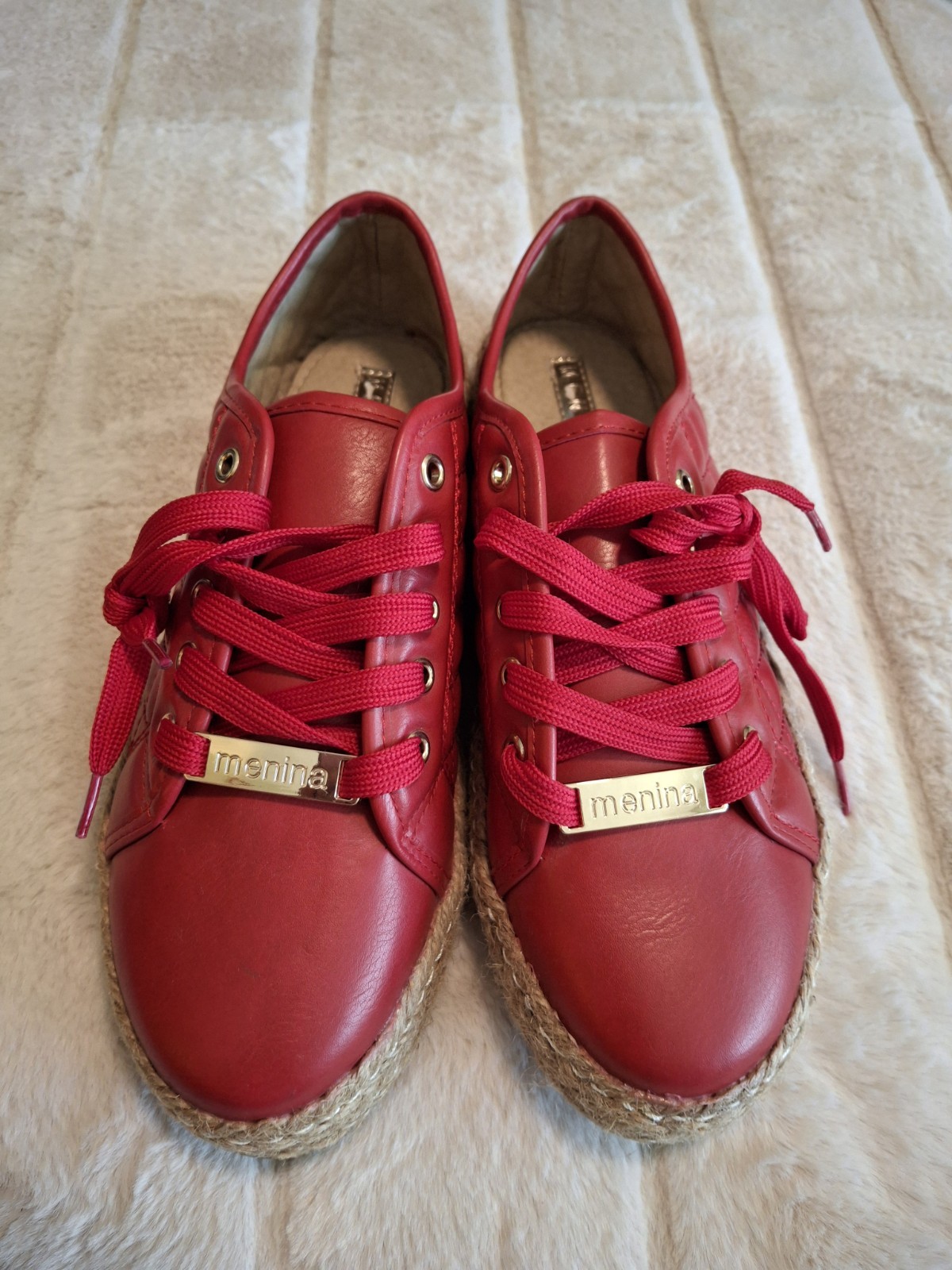 Menina ‘Stella’ Red Quilted Lace Up Low Top Solid Shoes Women’s Size 6