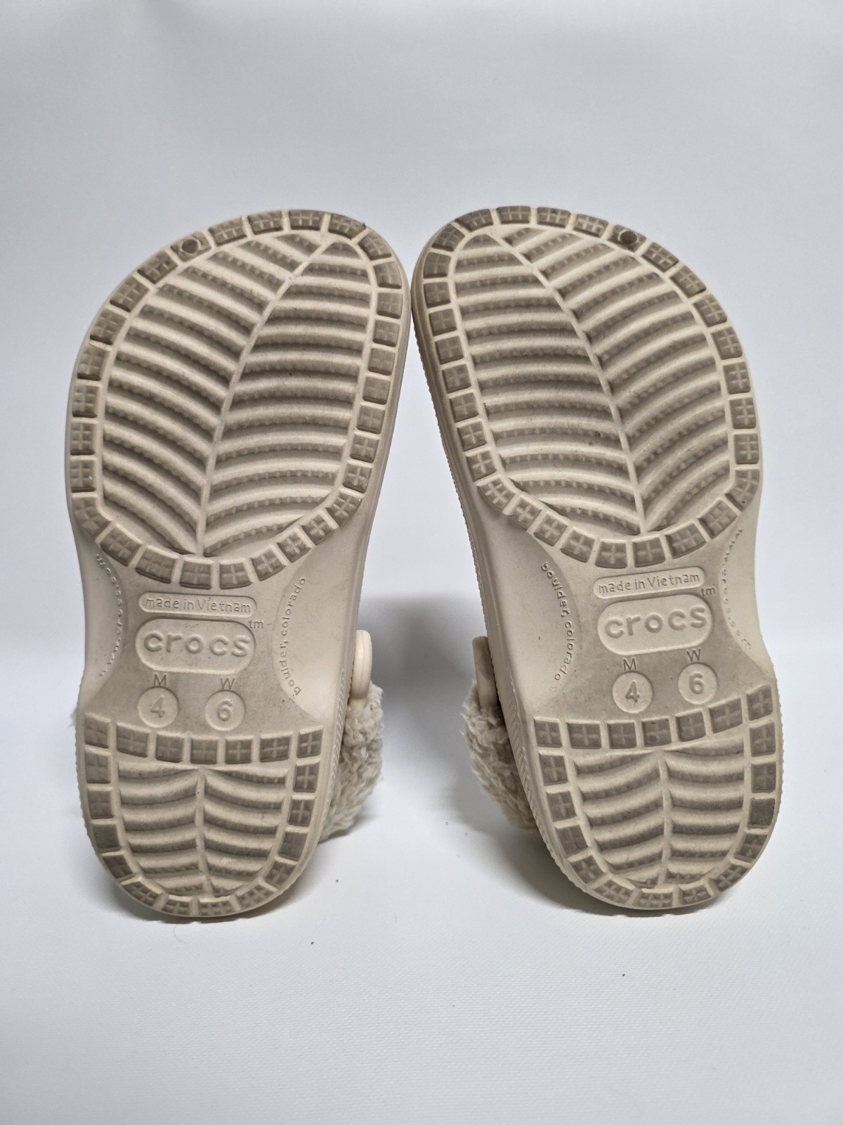 Crocs Baya Lined Fuzz-Strap Clog M4/W6