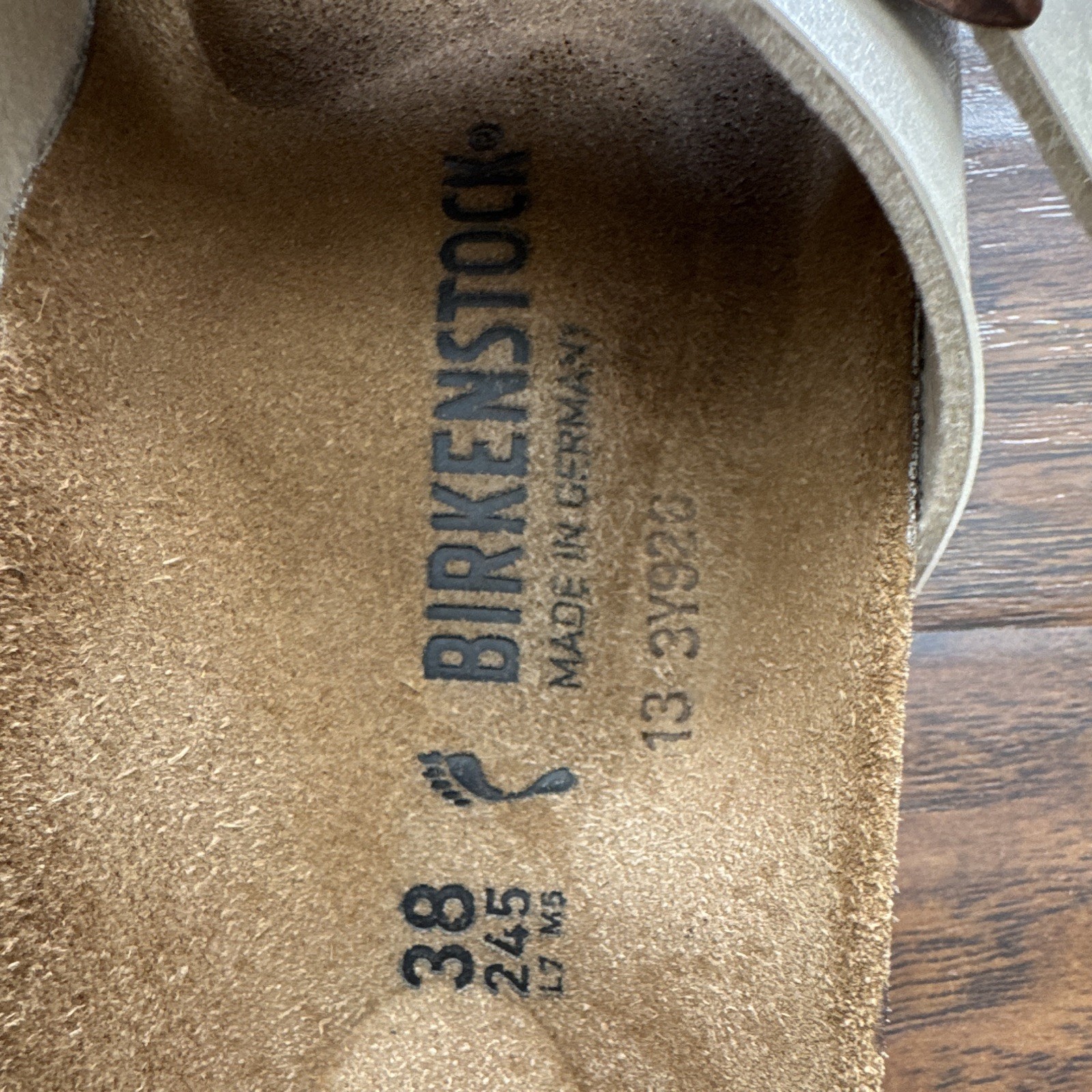 Birkenstock Beige Buckle Slide Sandals EU 38 US 7 Narrow