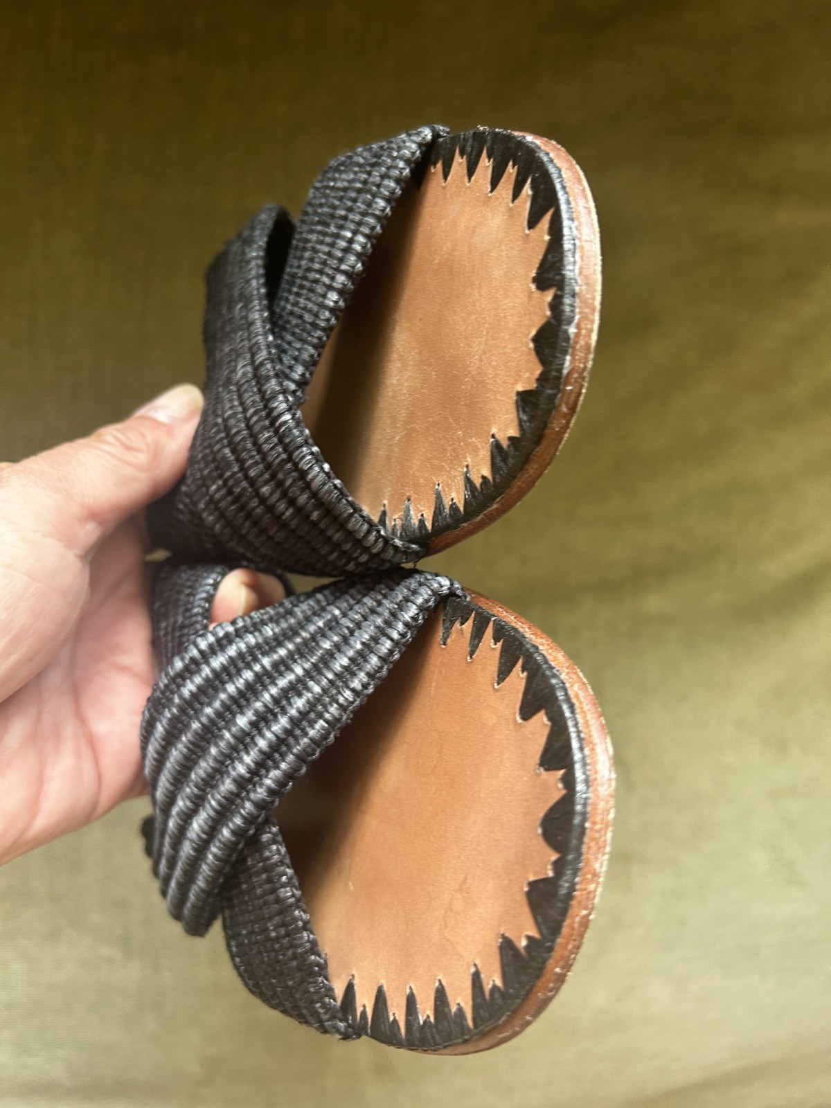Jenni Kayne Black Raffia Crossover Slides Sandals Size 40