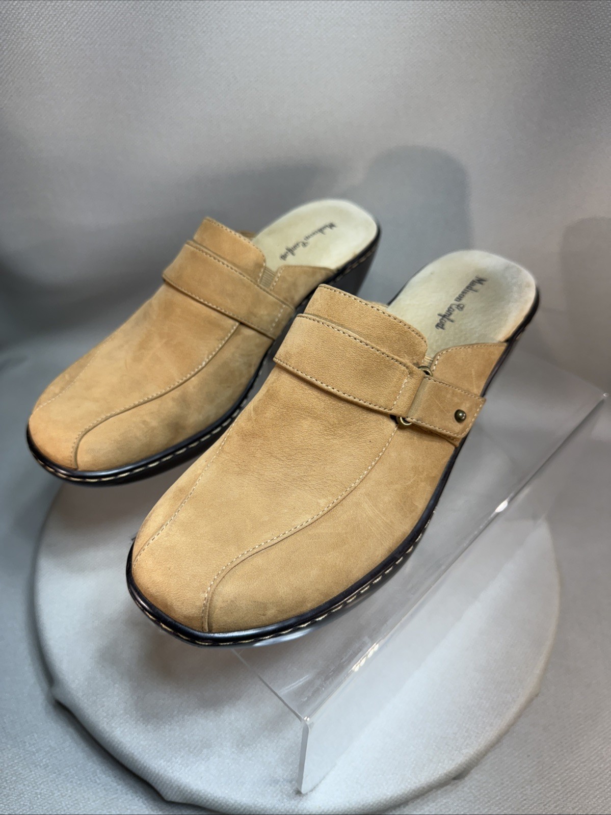 Madison Comfort Clogs Womens 8M Leather 2.75 In Heel Stylish Easy Wear