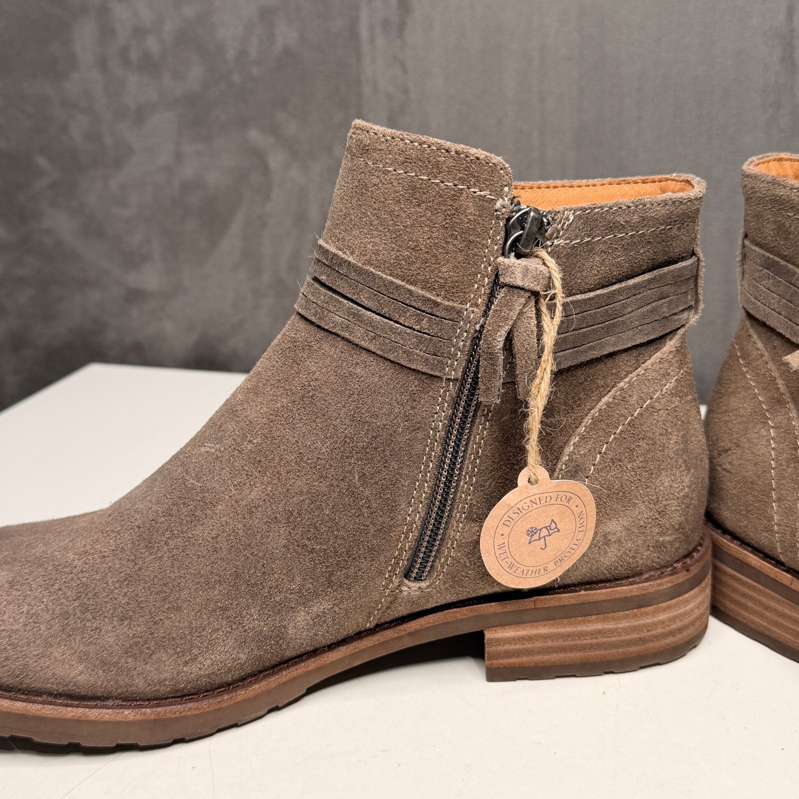 Sofft Aqua Blake Ankle Boots Womens 8 Taupe Grey Suede Waterproof Tassel Zip New