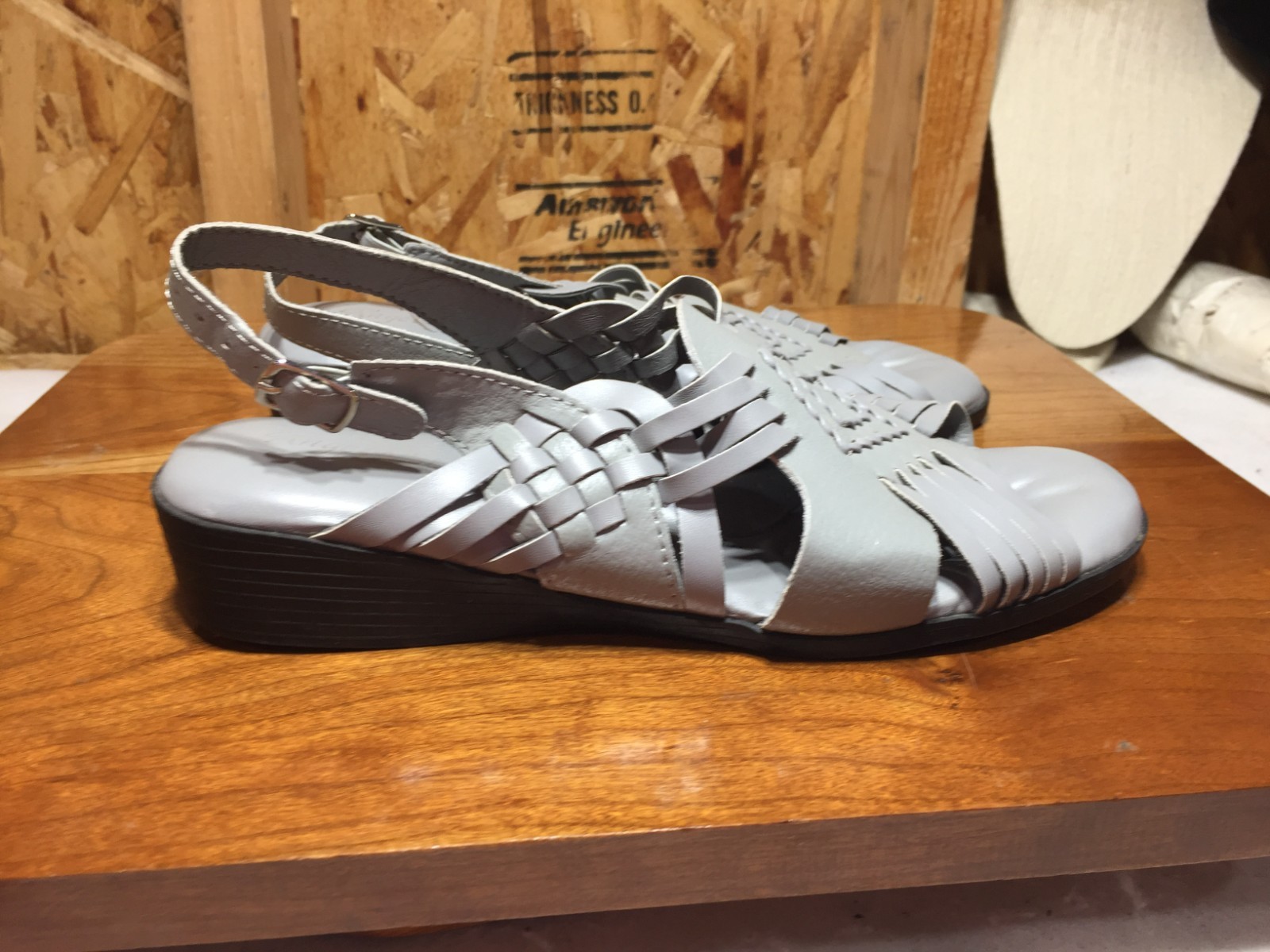 Angel Steps Huarache-Style Leather Flats Womens 8M Gray Strappy Buckle Backside