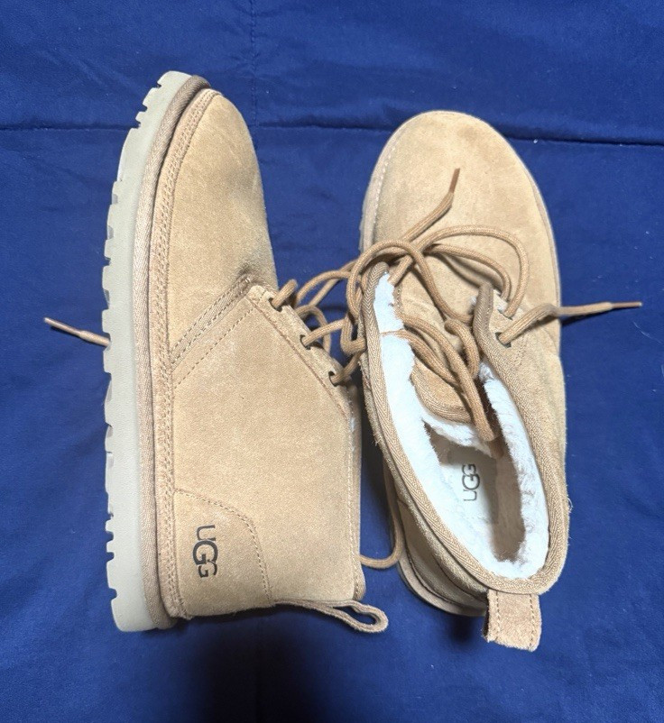 UGG Women’s Beige Suede Lace-Up Chukka Ankle Boots Faux Fur Lined Sz 10