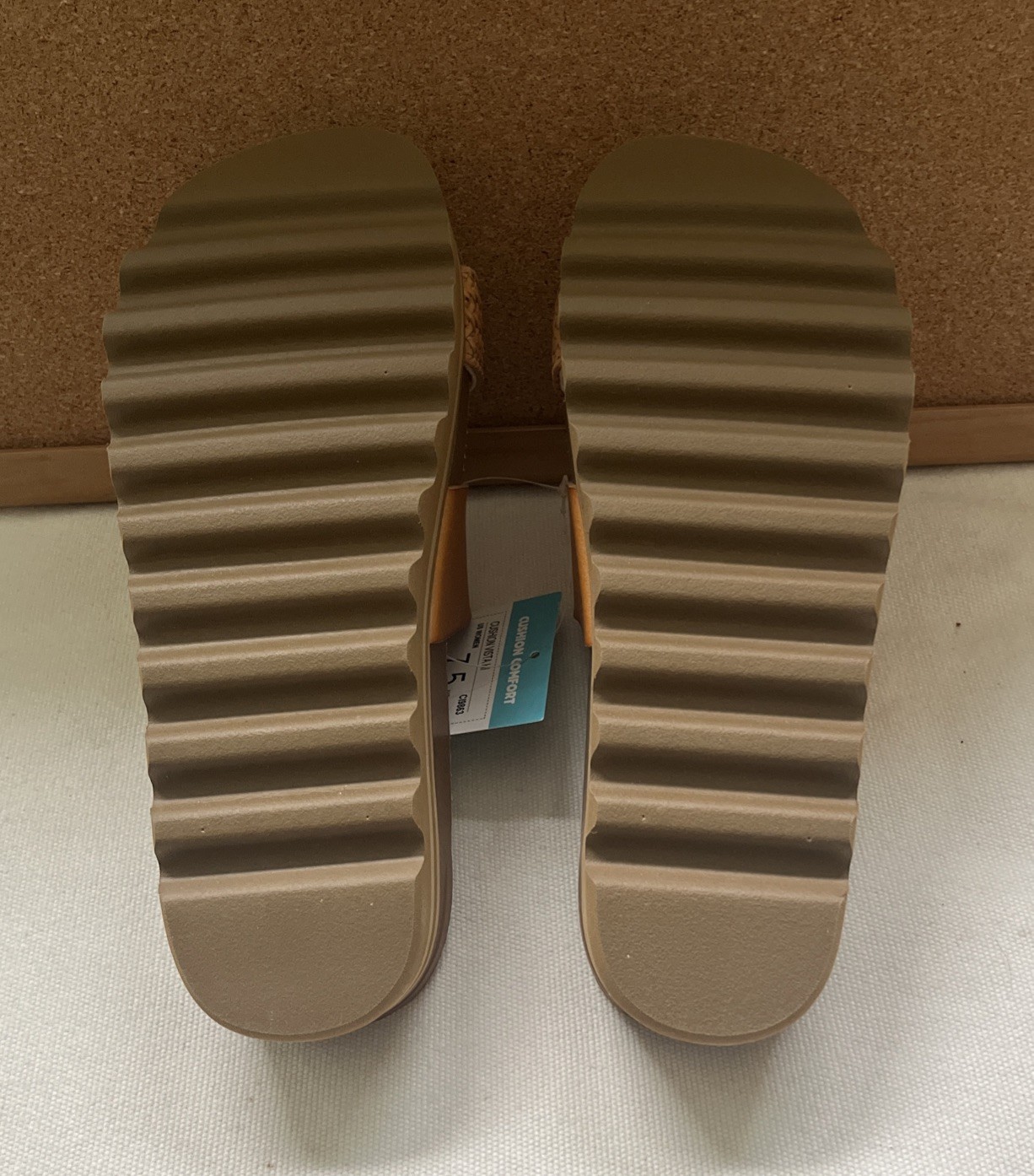 New Reef Sz 7.5 Camel Cushion Comfort Vista Hi Strap Sandals w/a Natural Braid