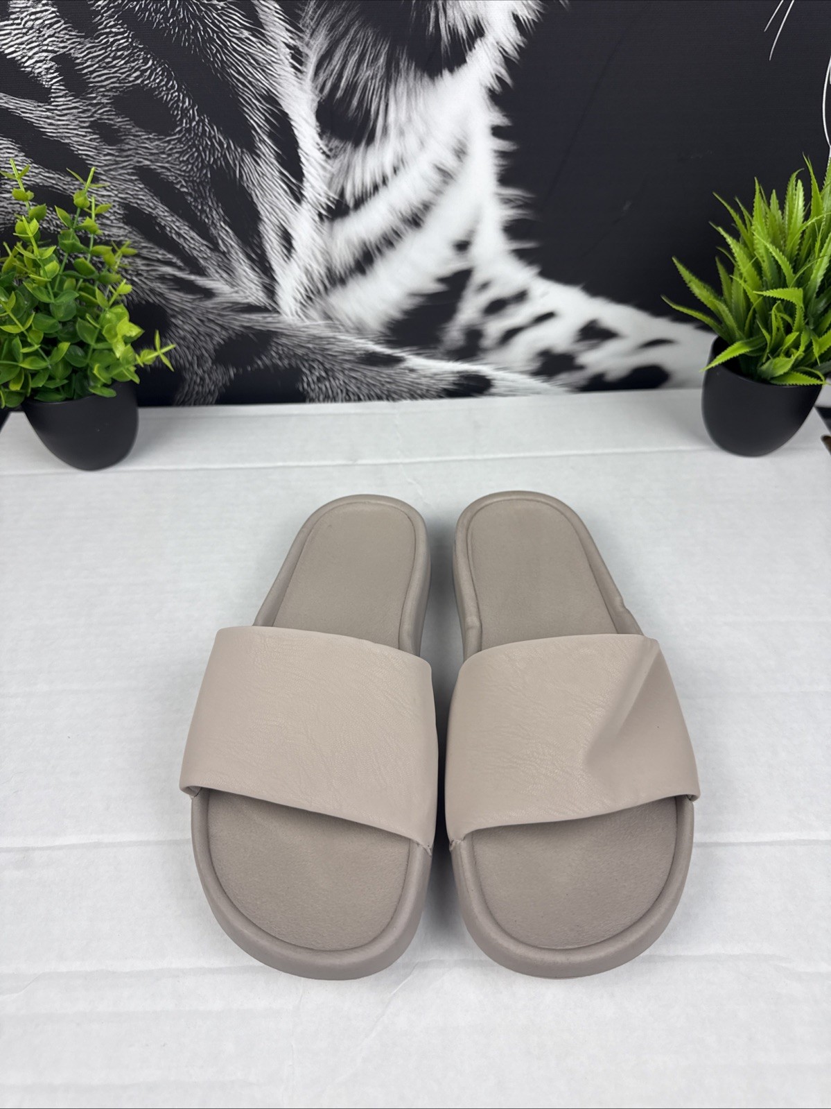 Cool sandals size 6 new Beige