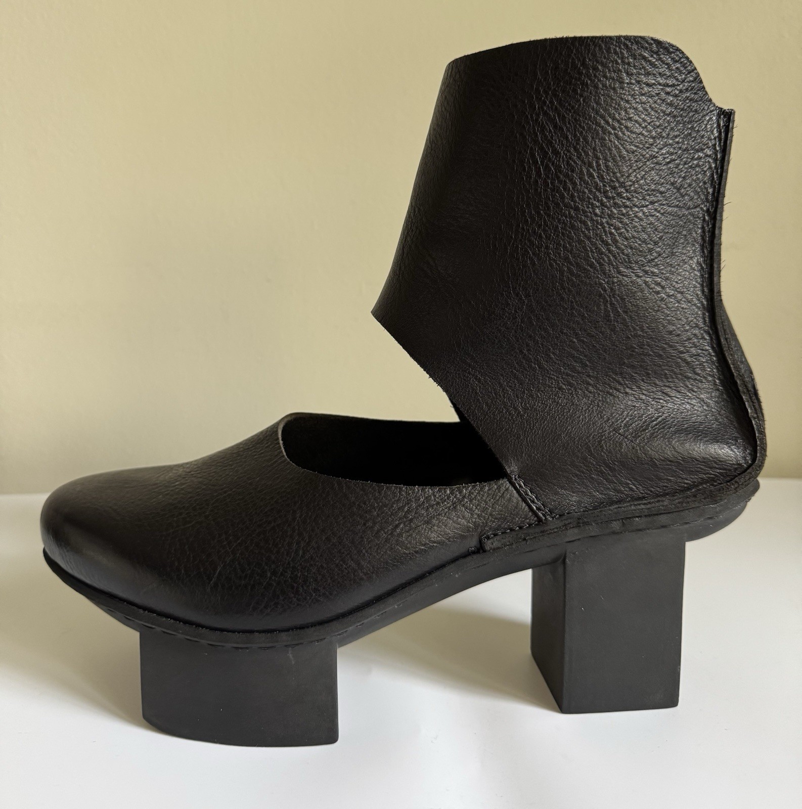 Trippen Happy Collection Split Platform Leather Ankle Boot with Cutout EU 41