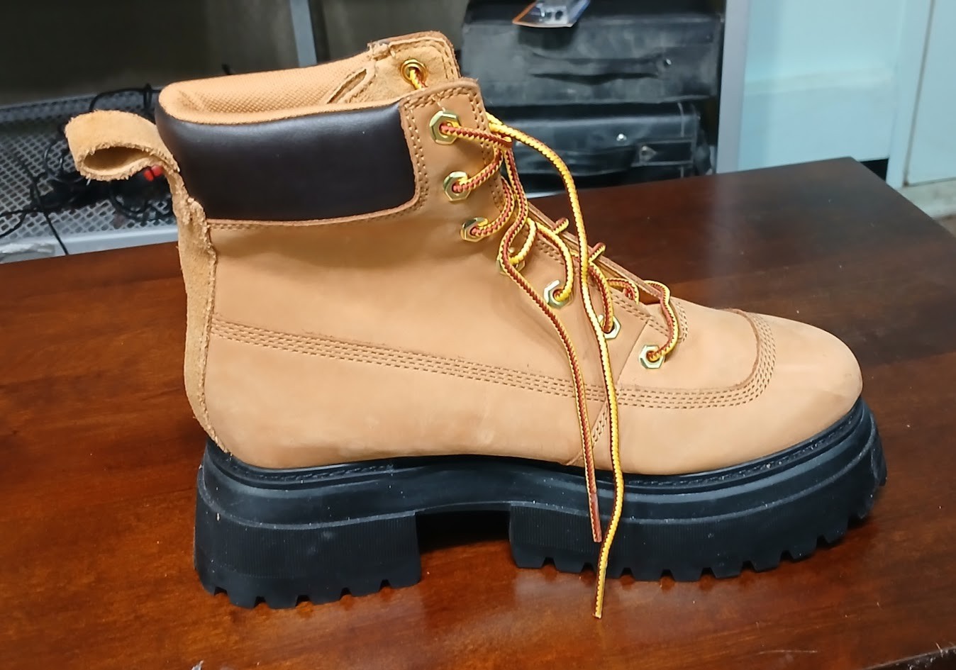 Womens Boots Timberlands 8.5 Leather Gently Used