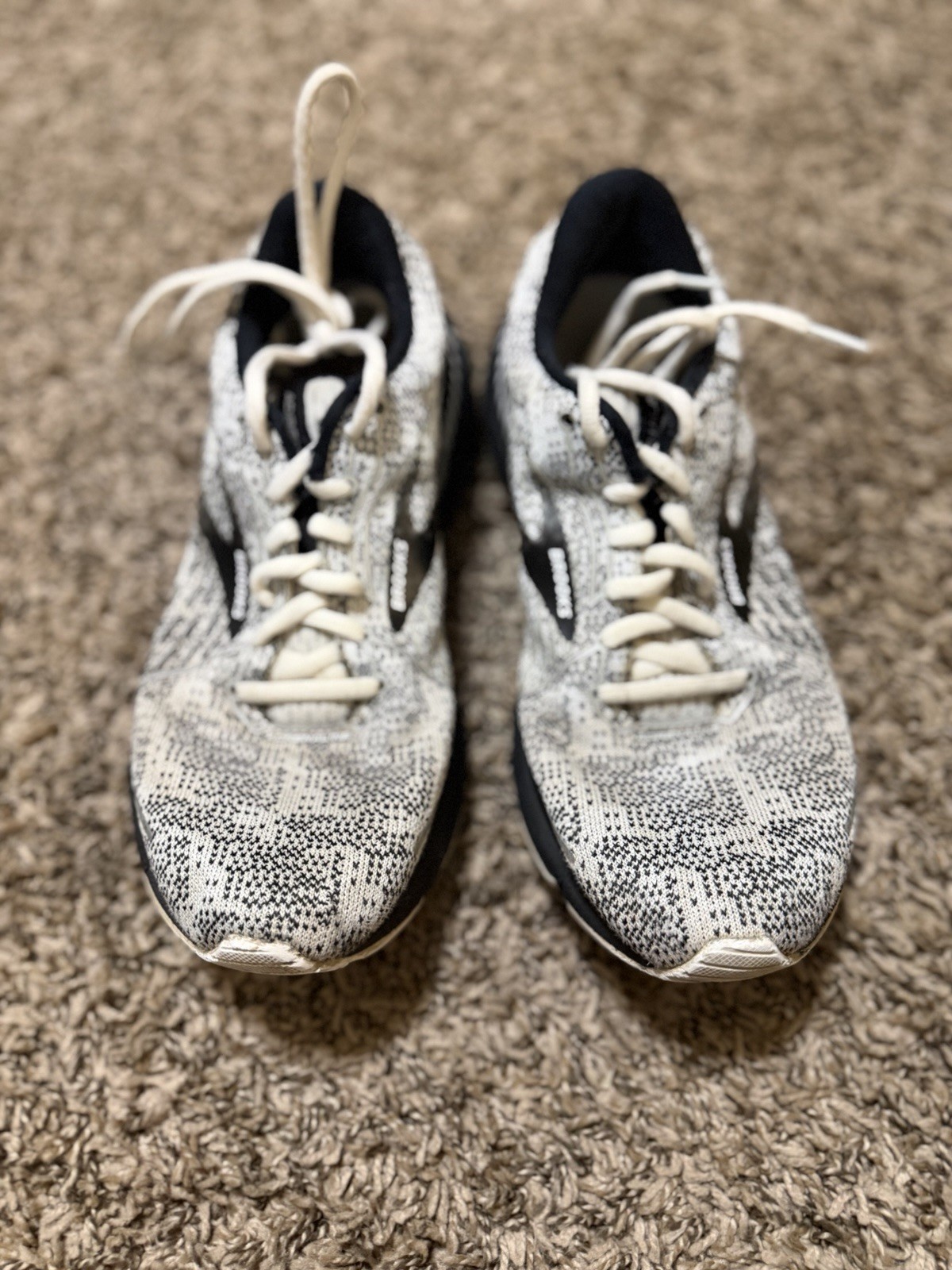 Size 8.5 – Brooks Adrenaline GTS 21 Black/Gray/White – 120329-1B-135