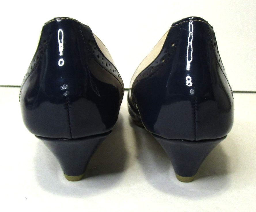 B.A.I.T. Ida Heeled Oxford Pumps Retro Two Tone Cream/Navy Shoes Women’s Size 8