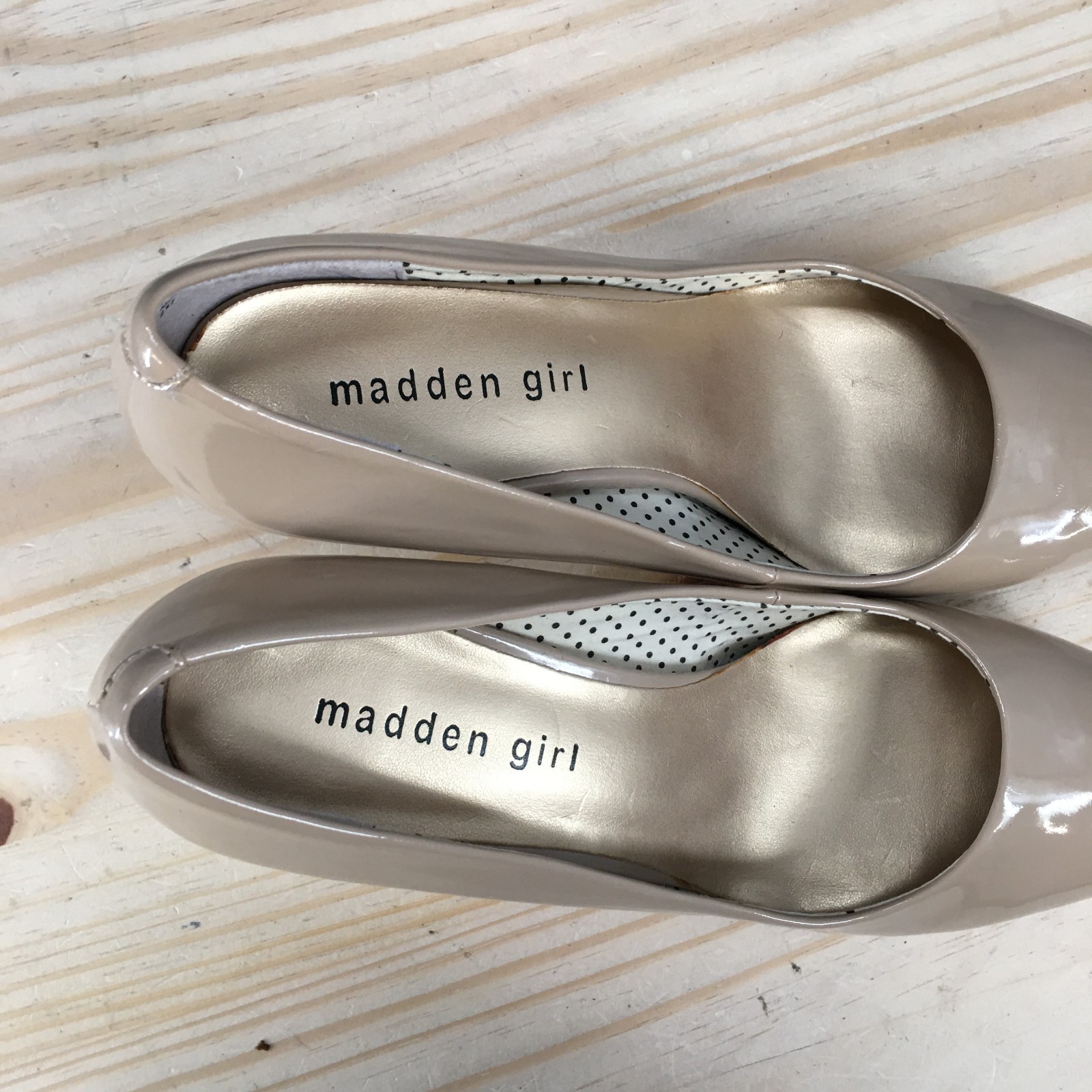 Madden Girl Heels Womens 8 M Pump Tan Leather Slip On Stiletto Heels Pointed Toe
