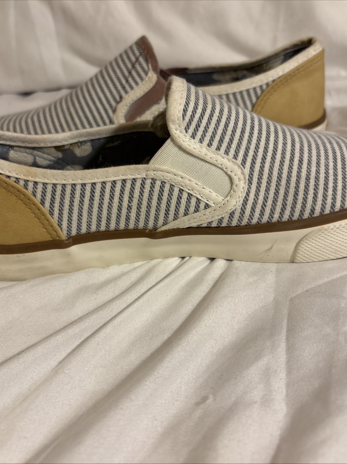 woman shoes Casual Size 7.5