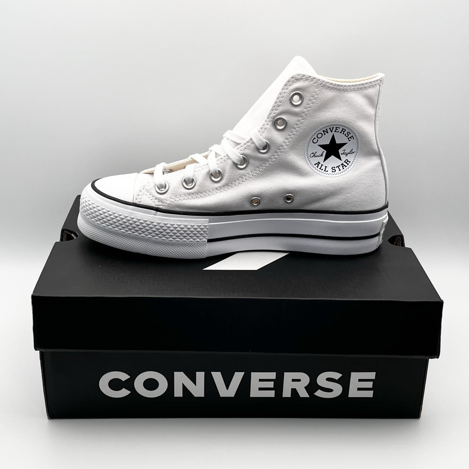 Converse Chuck Taylor All Star Lift Hi White Canvas Shoes 560846C – Size 5