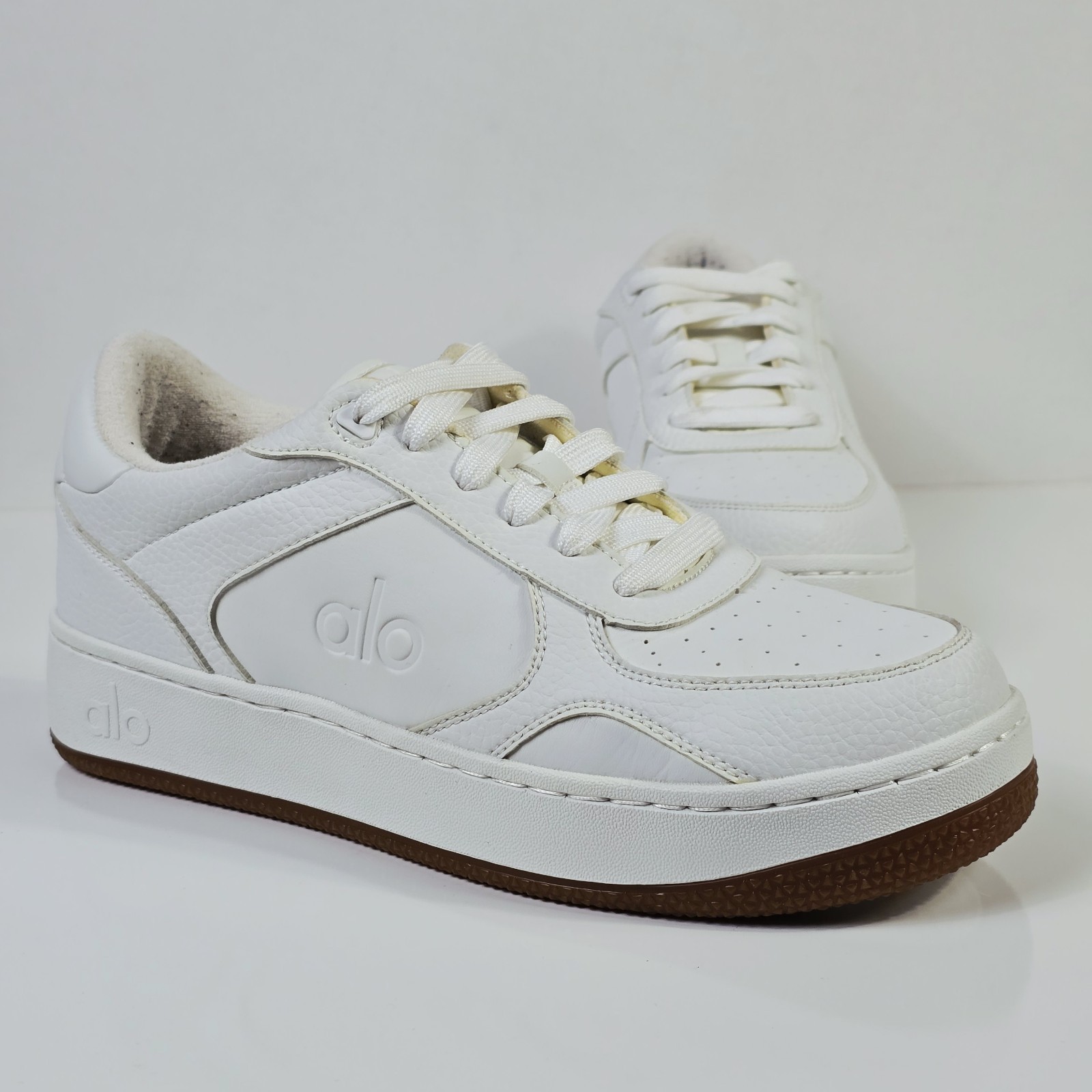 Alo Yoga Recovery Mode Sneakers Natural White Gum Sole Men’s 9 / Women’s 10.5