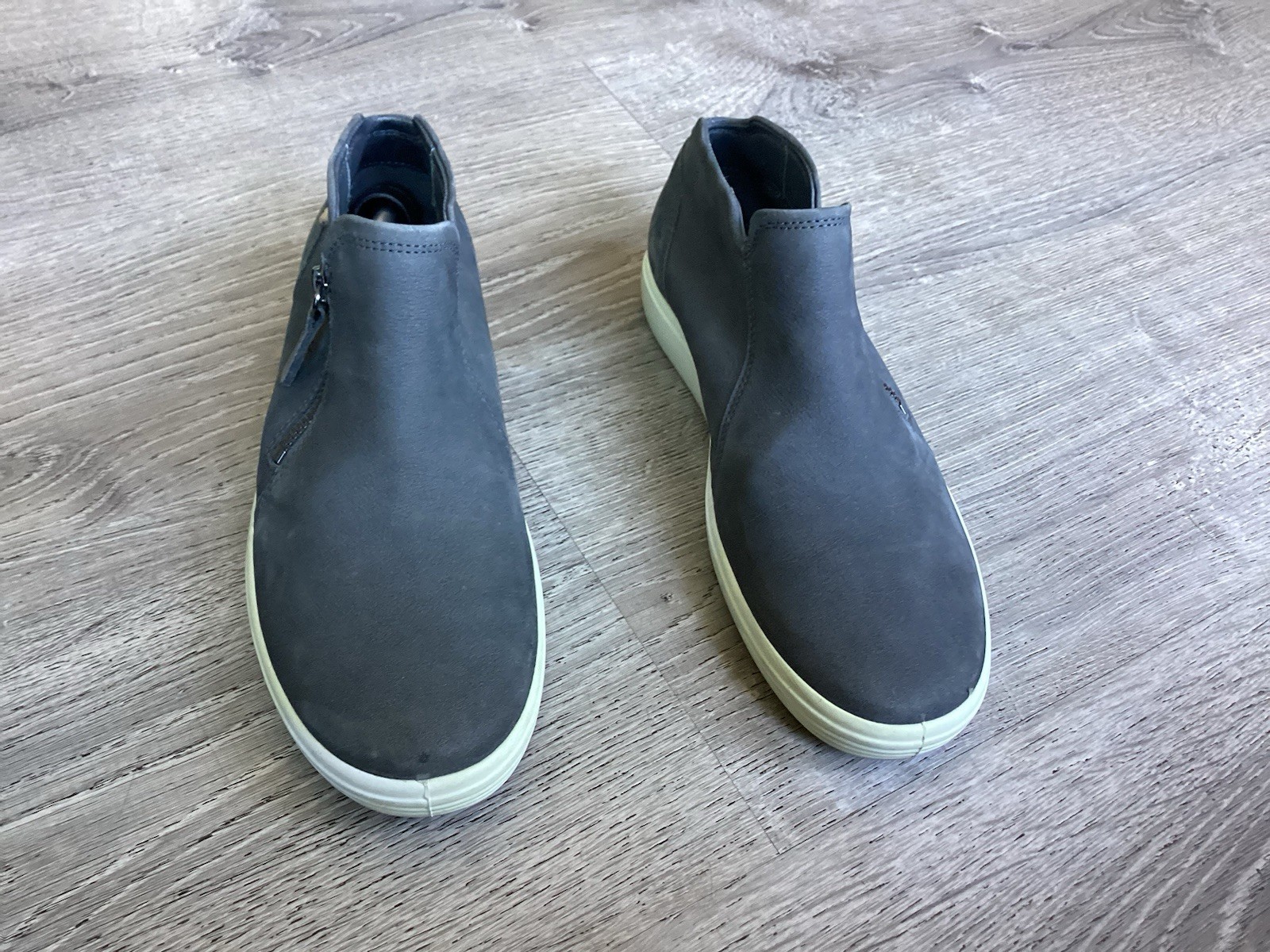 Ecco Soft 7 Shoes Womens 8 / 39 Gray Nubuck Leather Zip Bootie Casual Comfort