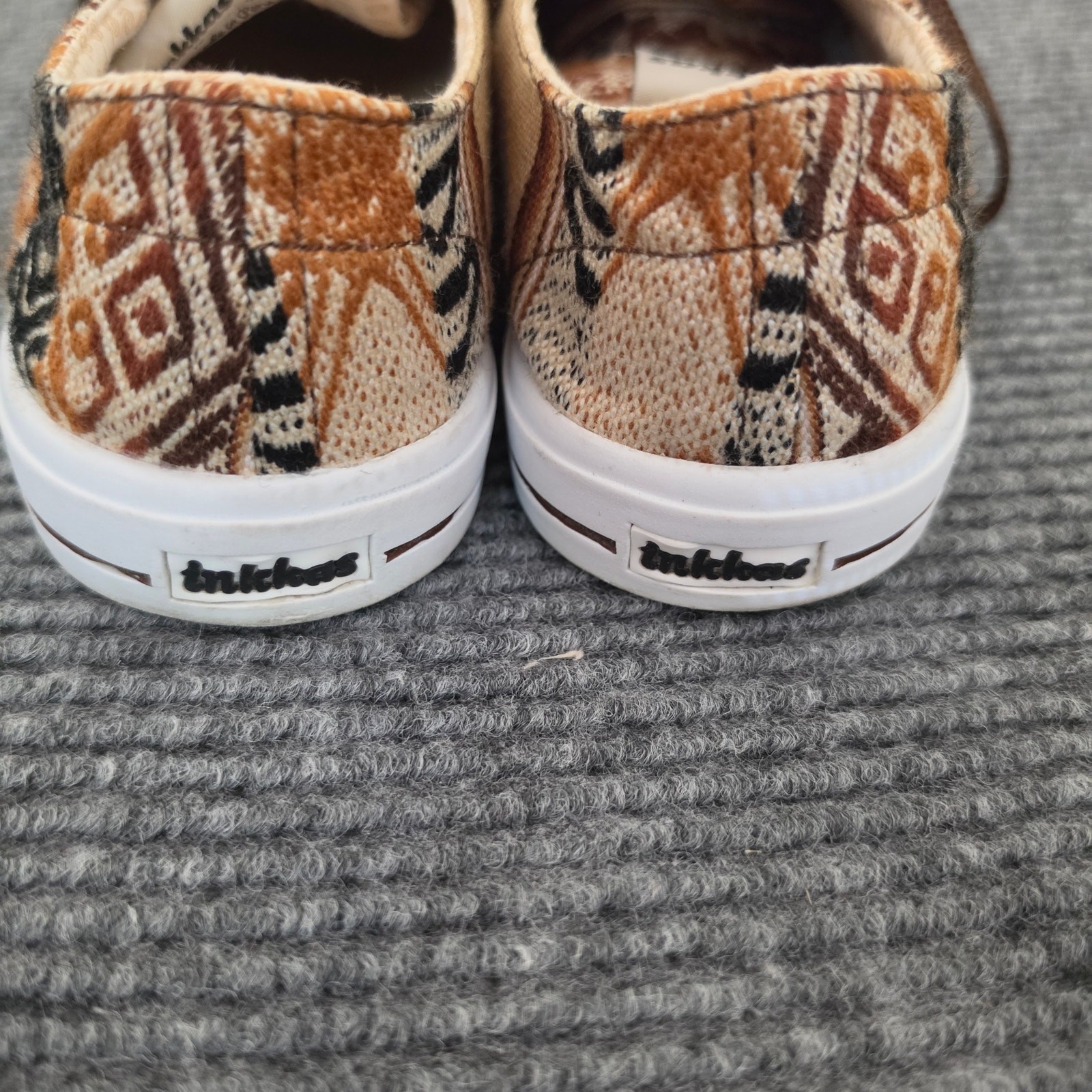 Inkkas Peruvian Low-Top Natural Multicolor Lace-Up Sneakers Women’s 10/Men’s 8