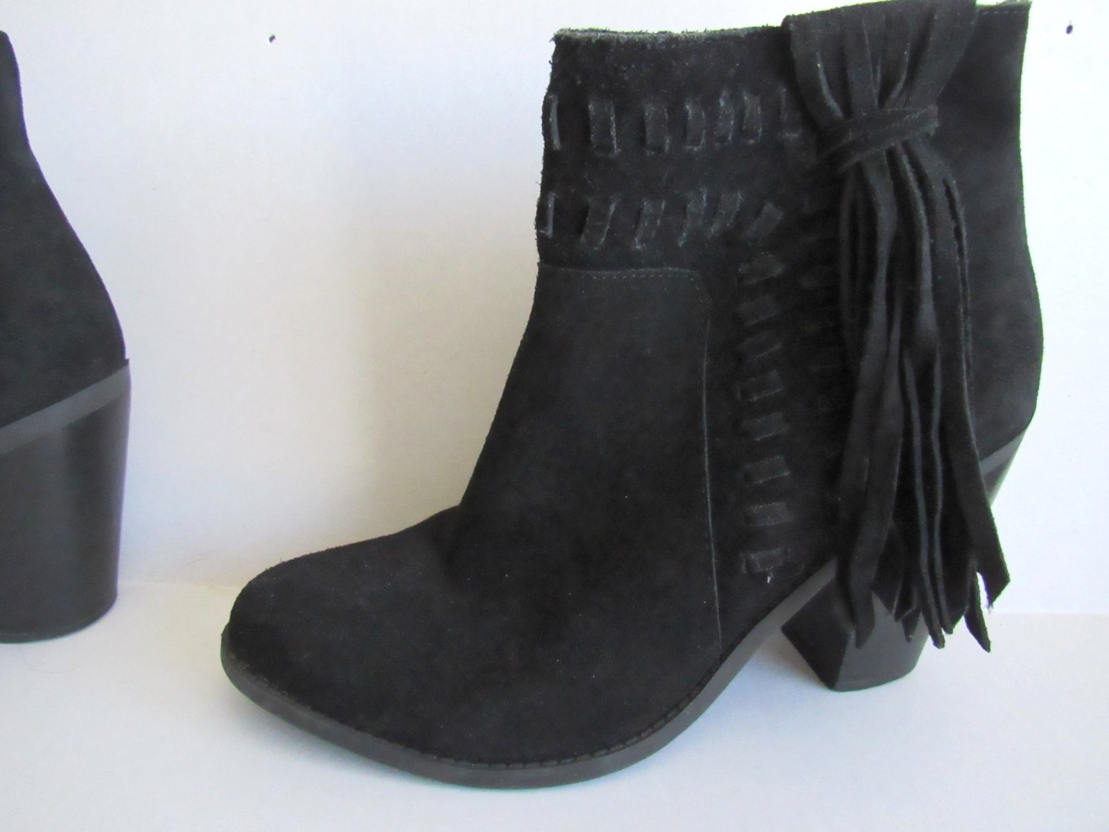 JESSICA SIMPSON Size 8.5M Black Suede Fringe 3.25-in Cuban Heel Zip Ankle Boots