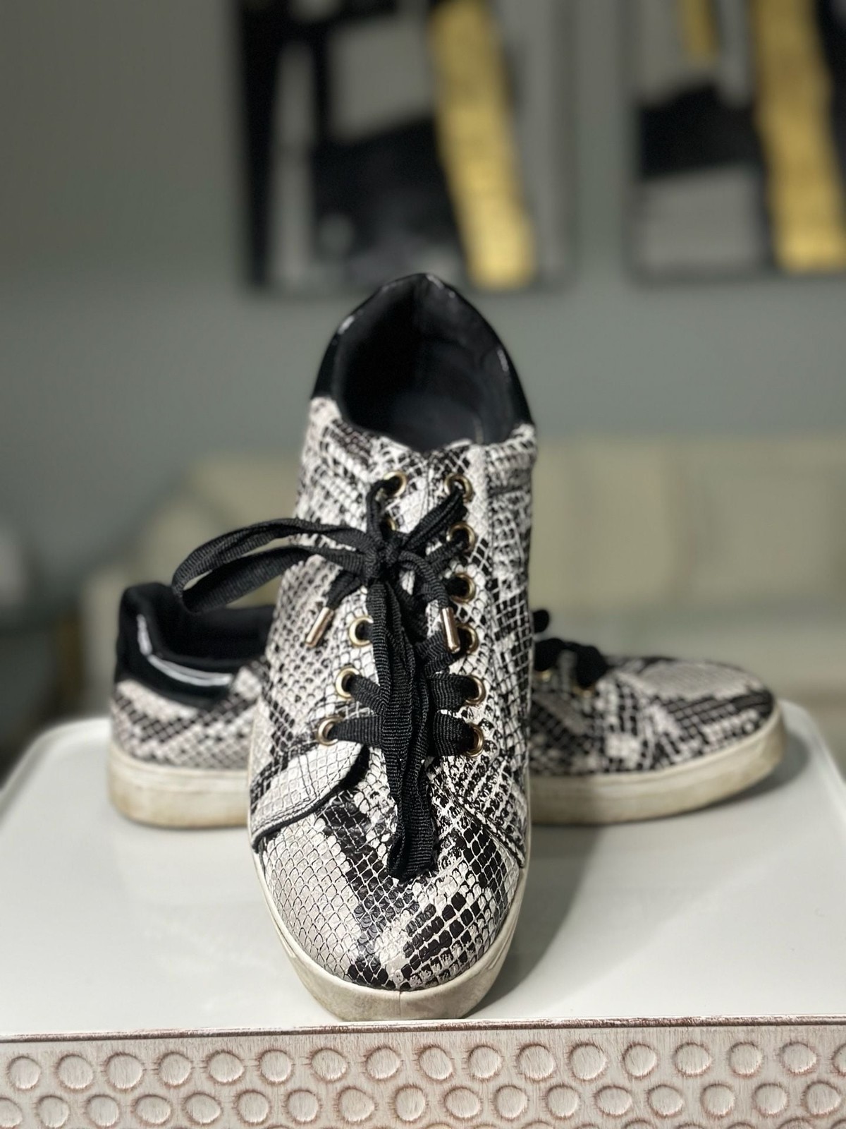 Bamboo Grandslam Snakeskin Print Lace-Up Fashion Sneakers