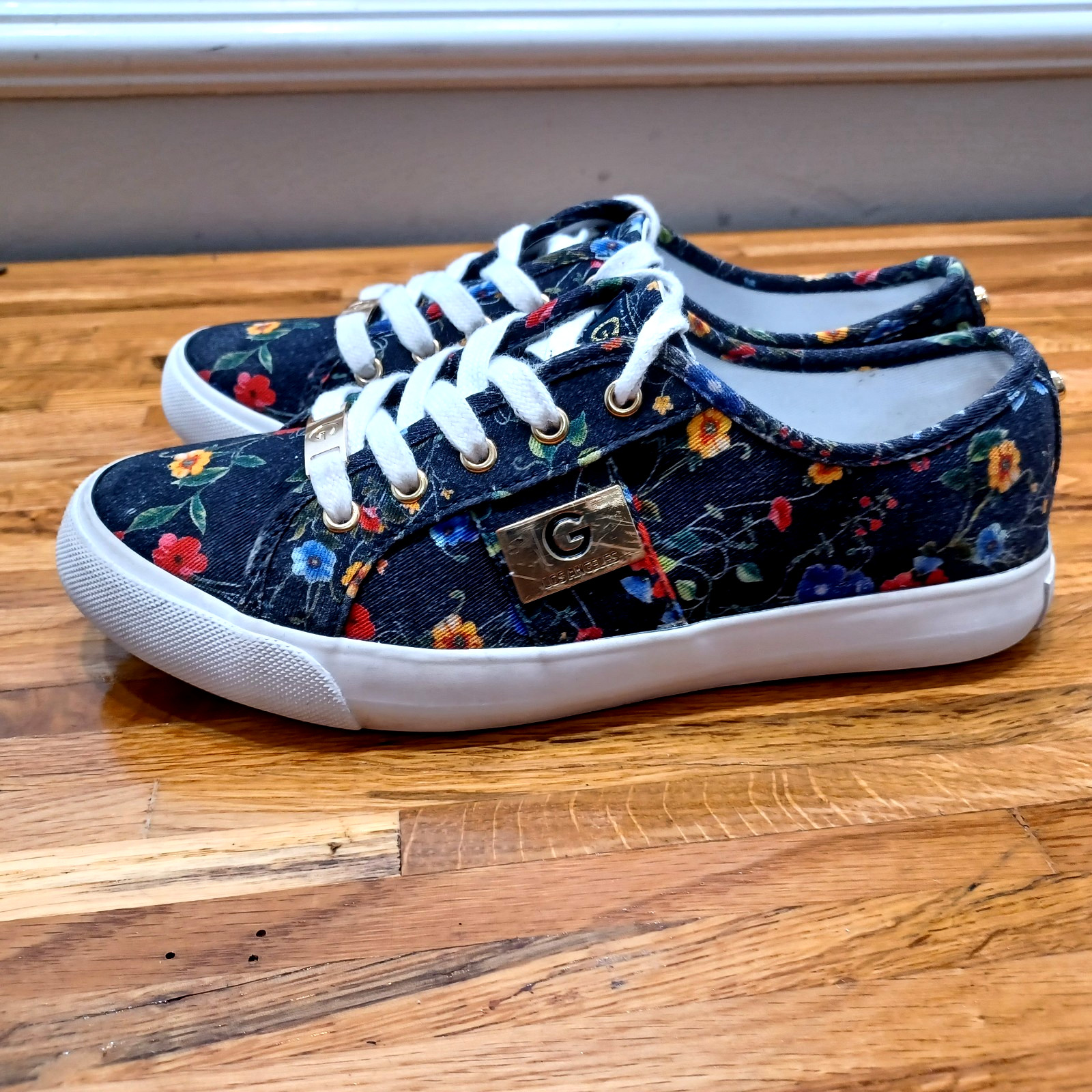 G by Guess GBG Los Angeles Backer Women’s Size 6.5 Navy/Floral Shoes